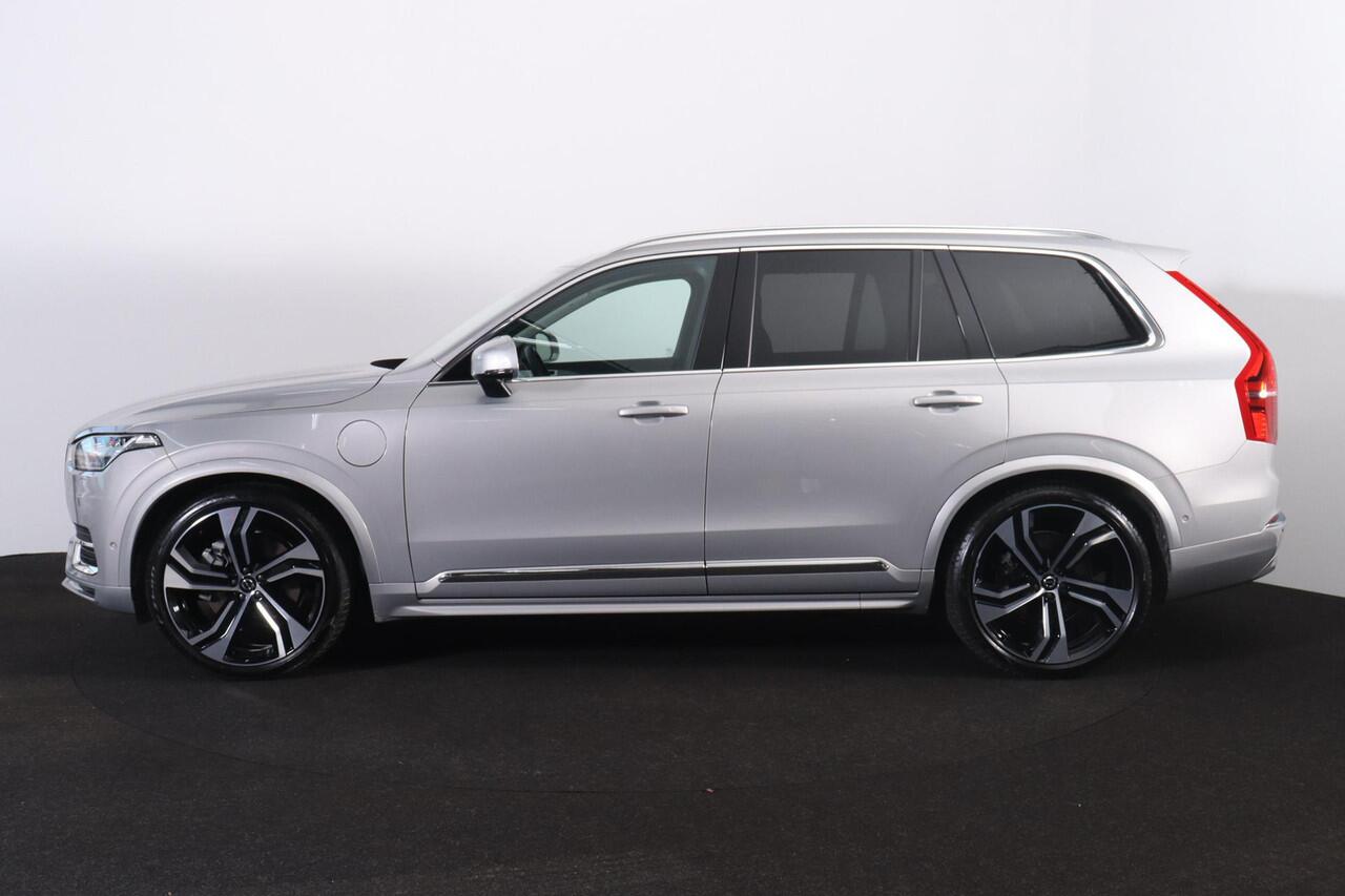 Volvo XC90 T8 Recharge AWD Ultimate Bright - Luchtvering - Panorama/schuifdak - IntelliSafe Assist & Surround - 360º Camera - Bowers & Wilkins audio - Adaptieve LED koplampen - Verwarmde voorstoelen, stuur & achterbank - Parkeersensoren voor & achter - Elektr. bedie