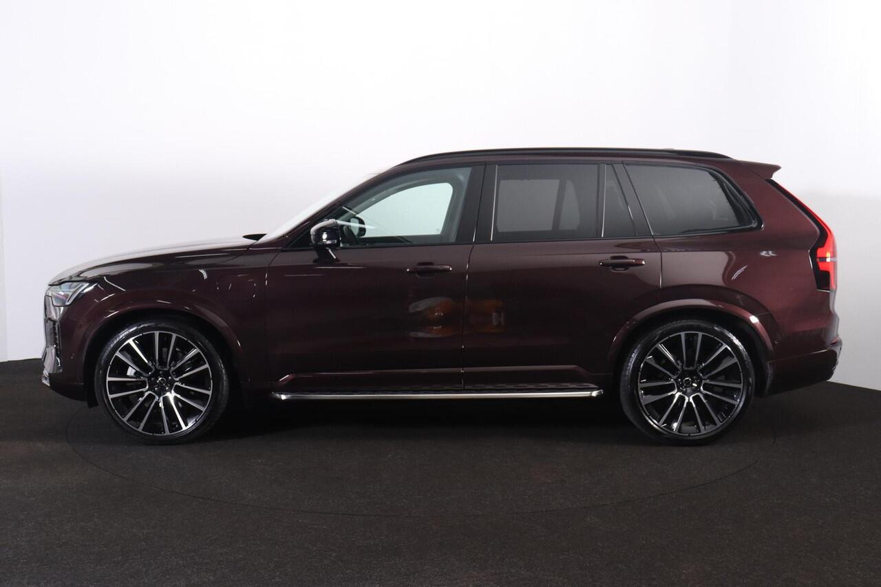 Volvo XC90 T8 Recharge AWD Ultra Dark - Luchtvering - Panorama/schuifdak - IntelliSafe Assist & Surround - 360º Camera - Bowers & Wilkins audio - Verwarmde voorstoelen, stuur & achterbank - Parkeersensoren voor & achter - Elektr. bedienb. voorstoelen met geheugen - 