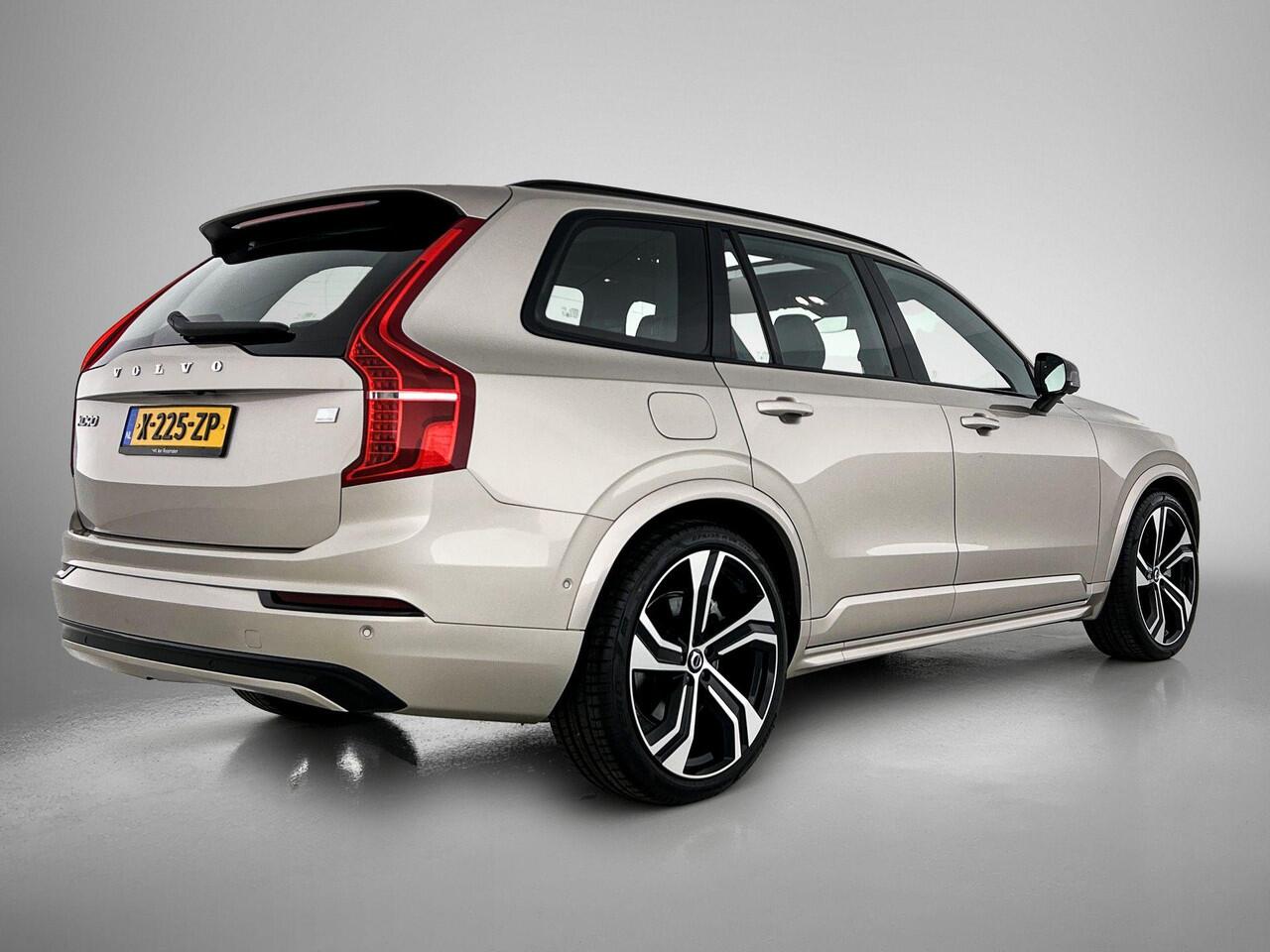 Volvo XC90 T8 Recharge AWD Ultimate Dark - Luchtvering - Panorama/schuifdak - IntelliSafe Assist & Surround - 360º Camera - Bowers & Wilkins audio - Adaptieve LED koplampen - Verwarmde voorstoelen, stuur & achterbank - Parkeersensoren voor & achter - Elektr. bedienb
