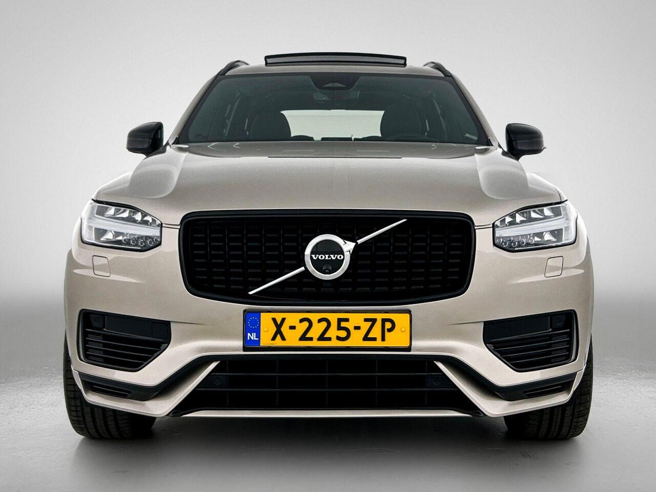 Volvo XC90 T8 Recharge AWD Ultimate Dark - Luchtvering - Panorama/schuifdak - IntelliSafe Assist & Surround - 360º Camera - Bowers & Wilkins audio - Adaptieve LED koplampen - Verwarmde voorstoelen, stuur & achterbank - Parkeersensoren voor & achter - Elektr. bedienb
