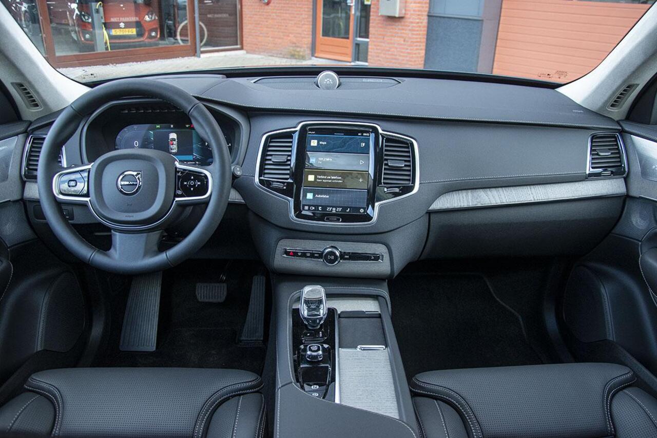 Volvo XC90 2.0 T8 PLUG-IN HYBRID AWD ULTRA DARK