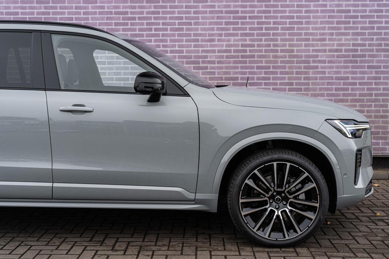 Volvo XC90 T8 Plug-in hybrid AWD Ultra Dark | 7-Zits | Google | Longe Range | Luchtvering | Bowers & Wilkins Audio | Head-up Display | Standkachel | Getint Glas | Schuif-/Kanteldak | 22" LM