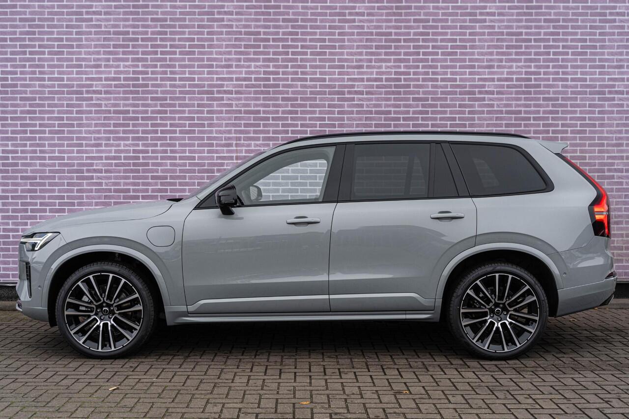 Volvo XC90 T8 Plug-in hybrid AWD Ultra Dark | 7-Zits | Google | Longe Range | Luchtvering | Bowers & Wilkins Audio | Head-up Display | Standkachel | Getint Glas | Schuif-/Kanteldak | 22" LM