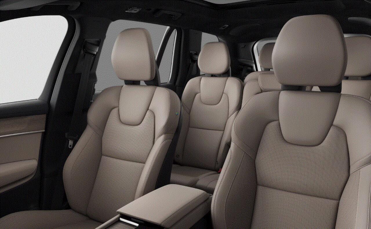 Volvo XC90 T8 455PK Automaat Plug-in Hybrid AWD Ultra Dark / Luchtvering / Bowers & Wilkins / 360 Camera / Head Up Display / Gelamineerde Ramen / 22'' Velgen /