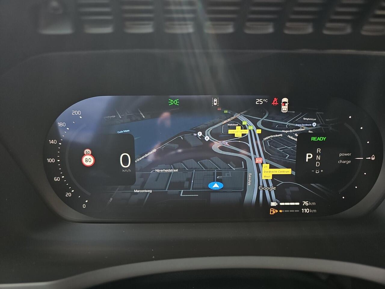 Volvo XC90 2.0 T8 Plug-in hybrid AWD Ultra Dark | Mulberry Red | Luchtvering | Bowers & Wilkins Audio | Massagefunctie voorstoelen |