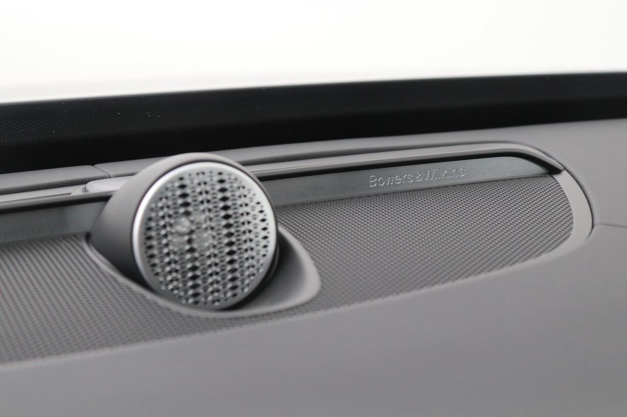 Volvo XC90 T8 Plug-in hybrid Ultra Bright | FACELIFT | Luchtvering | Bowers&Wilkins | Massage+Ventilatie | 22 Inch | Trekhaak