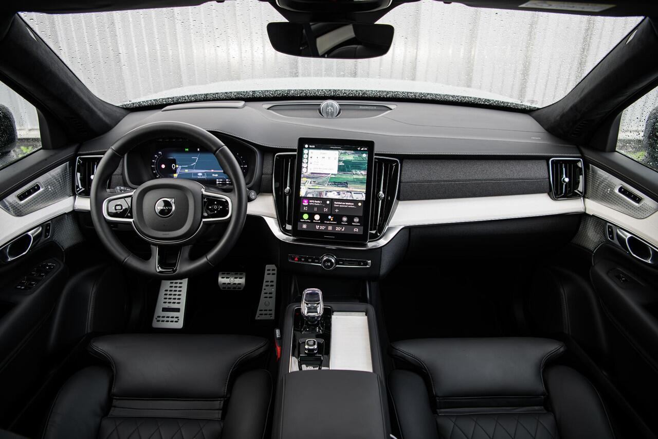 Volvo XC90 2.0 T8 Plug-in hybrid AWD Ultra Dark | Facelift | Black Edition | Selected Level | Heico | Bowers & Wilkins | Gelamineerd Glas | Luchtvering | 22" Velgen |