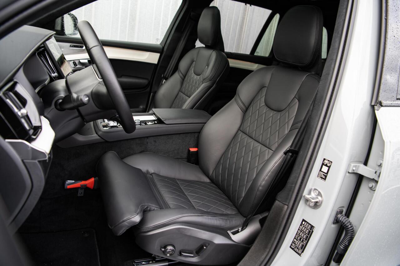 Volvo XC90 2.0 T8 Plug-in hybrid AWD Ultra Dark | Facelift | Black Edition | Selected Level | Heico | Bowers & Wilkins | Gelamineerd Glas | Luchtvering | 22" Velgen |