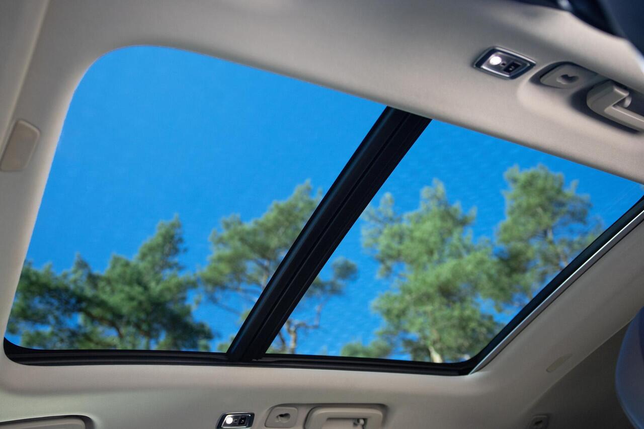 Volvo XC90 T8 Plug-in hybrid Ultra Dark | FACELIFT | Luchtvering | Massage+Ventilatie | Head-Up | 360° Camera