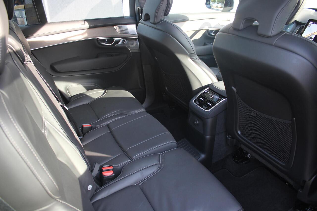 Volvo XC90 T8 445PK Plug-in hybrid AWD Ultra Dark | Luchtvering | Gelamineerde zijruiten | Bowers & Wilkins High End Audio | Massagefunctie voorstoelen | Semi Elektr Trekhaak |
