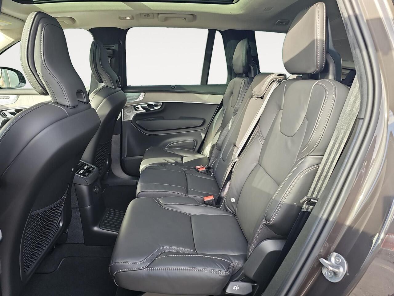 Volvo XC90 2.0 T8 Plug-in hybrid AWD Ultra Dark | Luchtvering | Bowers & Wilkins Audio | Stoelventilatie | Gelaagde zijruiten |