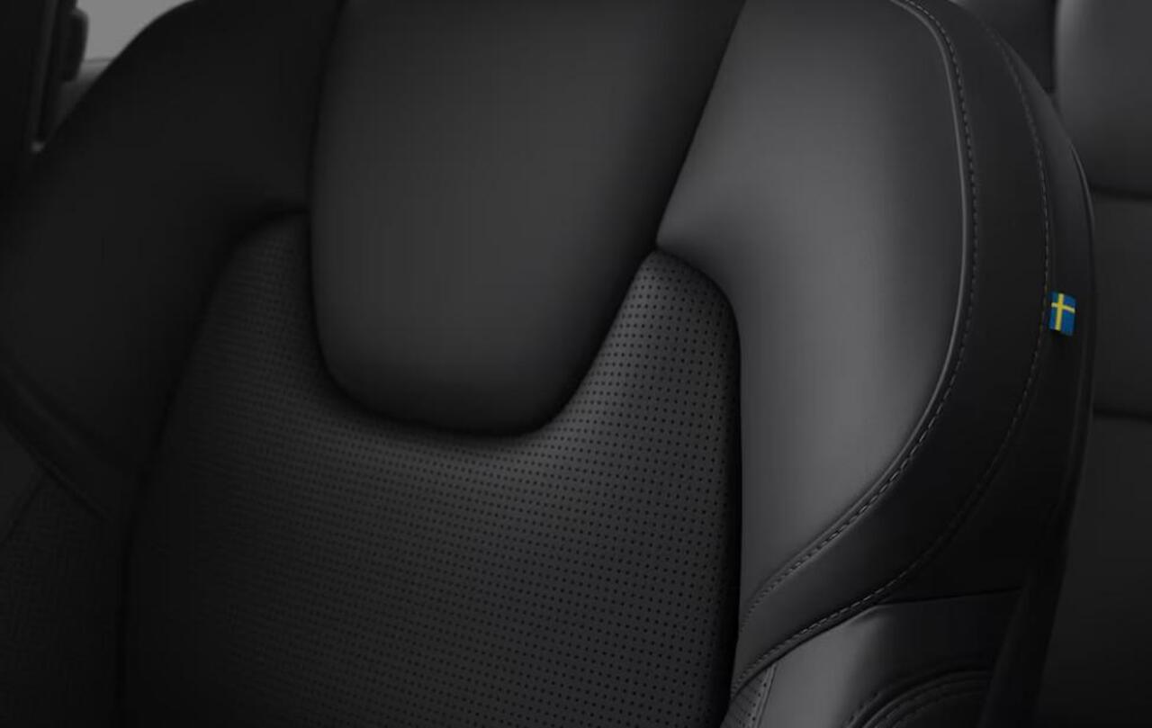 Volvo XC90 2.0 T8 Plug-in hybrid AWD Ultra Black Edition | Executive | 22" | Bowers & Wilkins | Luchtvering | Massage & Ventilatie | Gelamineerd Glas |