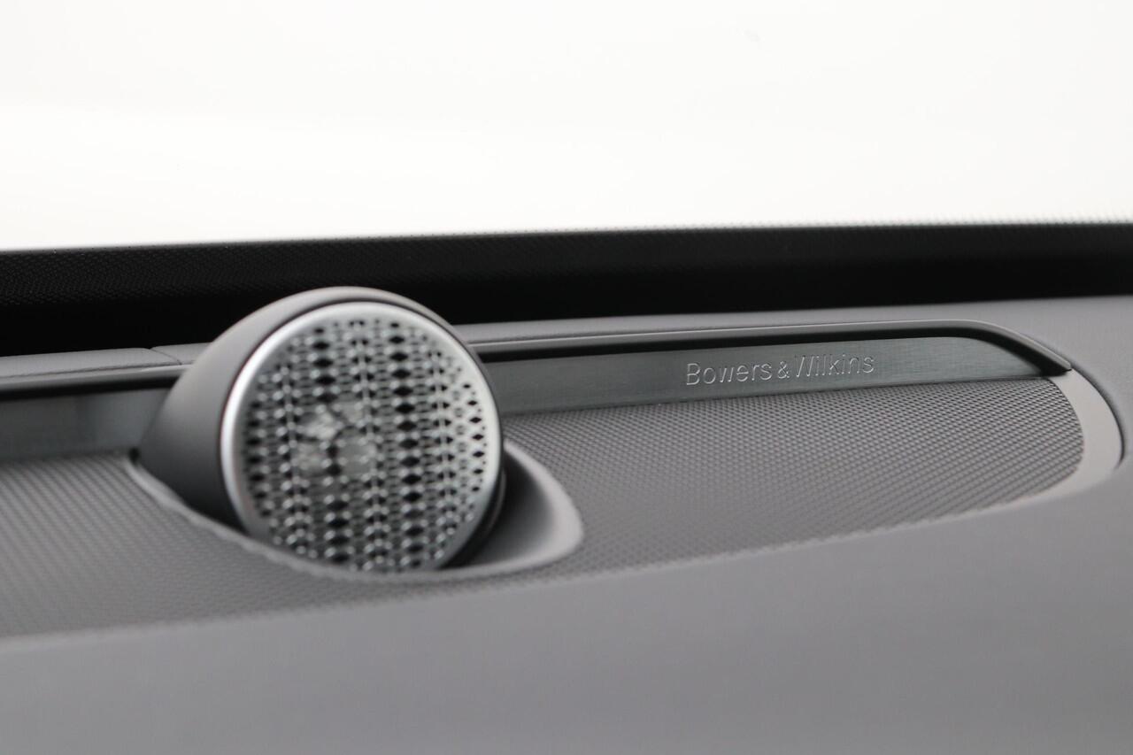Volvo XC90 T8 Plug-in hybrid Ultra Bright | FACELIFT | Luchtvering | Bowers&Wilkins | Massage+Ventilatie | 22 Inch | Trekhaak