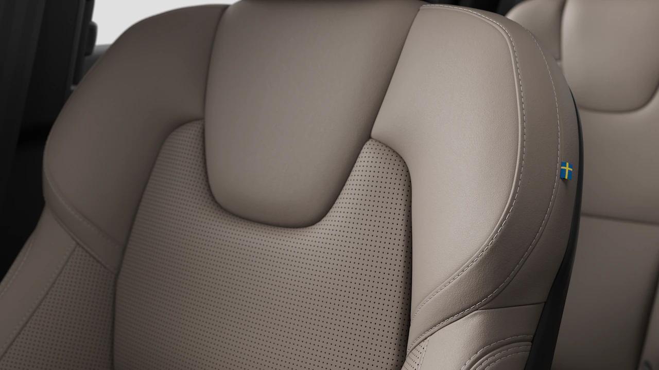 Volvo XC90 2.0 T8 Plug-in hybrid AWD Ultra Bright | Bowers & Wilkins | Luchtvering | Gelamineerde Ruiten | Extra Getint Glas | Head-Up Display | Schuif/Kantel-Panoramadak |