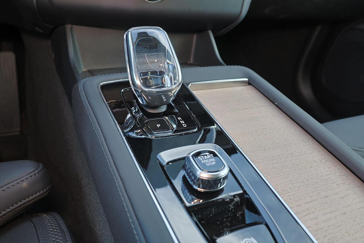 Volvo XC90 T8 Recharge AWD Plus Bright - Panorama/schuifdak - IntelliSafe Assist & Surround - 360º Camera - Harman/Kardon audio - Verwarmde voorstoelen, stuur & achterbank - Parkeersensoren voor & achter - Elektr. bedienb. voorstoelen met geheugen - Draadloze tel. l