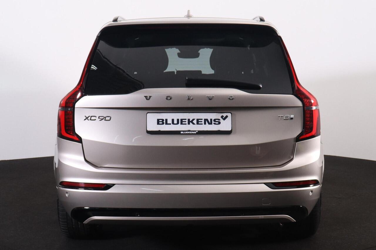 Volvo XC90 T8 Recharge AWD Ultra Dark - Luchtvering - Panorama/schuifdak - IntelliSafe Assist & Surround - 360º Camera - Bowers & Wilkins audio - Verwarmde voorstoelen, stuur & achterbank - Parkeersensoren voor & achter - Elektr. bedienb. voorstoelen met geheugen - 