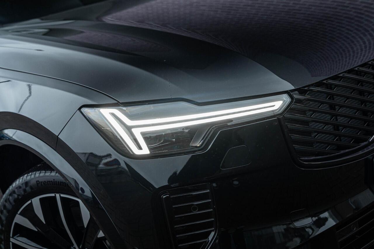 Volvo XC90 2.0 T8 Plug-in hybrid AWD Ultra Dark | 7 zits | Adaptieve Cruise Control | Panoramadak | Nappa Lederen Bekleding | Stoelmassage | Harman Kardon Audio | 21" Velgen | Stoel-/Stuurverwarming |