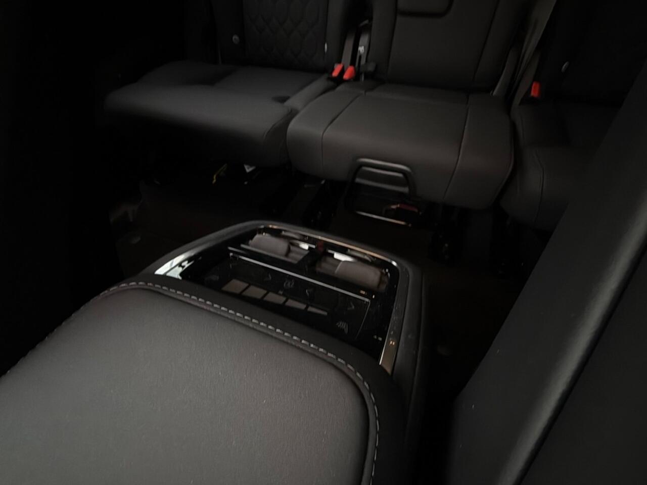 Volvo XC90 T8 Hybride Plus Dark 21 inch 7 Zits All Black 455pk 360 camera