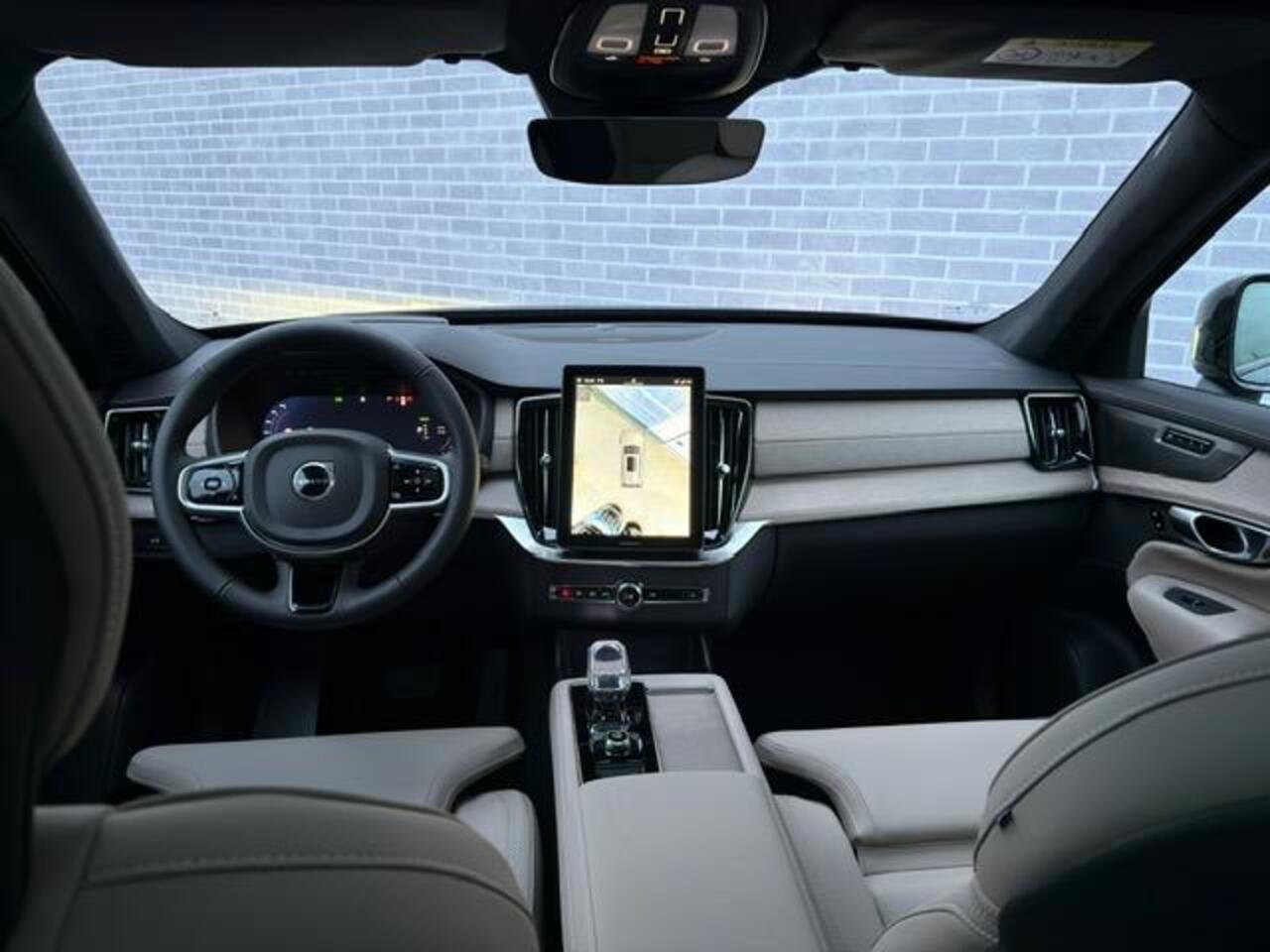 Volvo XC90 2.0 T8 Plug-in hybrid AWD Ultra Dark | Keyless Entry | Schuif-/Kanteldak | Luchtvering | Elek. Verst. Voorstoelen | 360 Camera | Head-up Display | Harman Kardon Audio