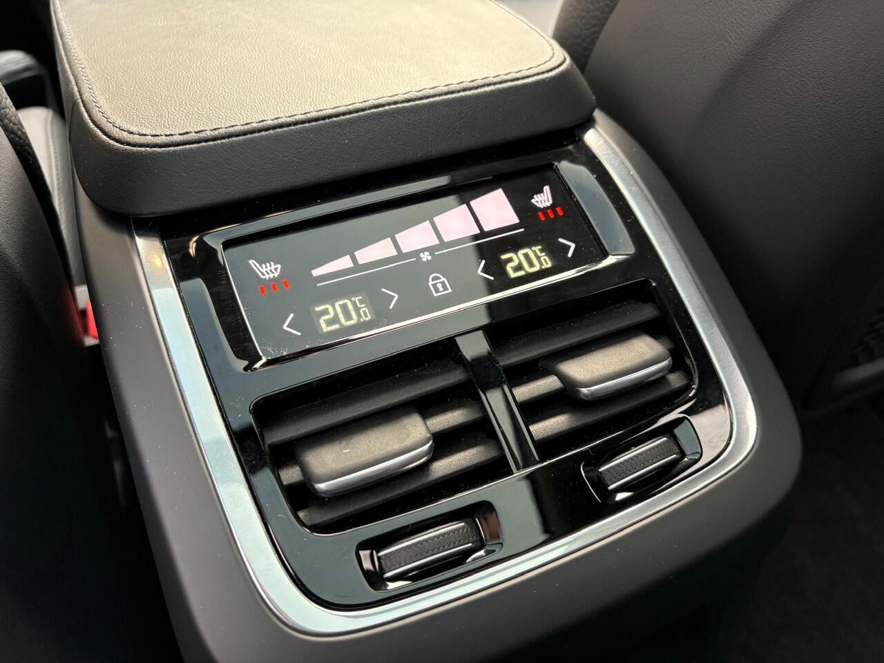 Volvo XC90 T8 Plug-in hybrid AWD Ultra Bright | Panoramadak | Harman/Kardon | Memory |