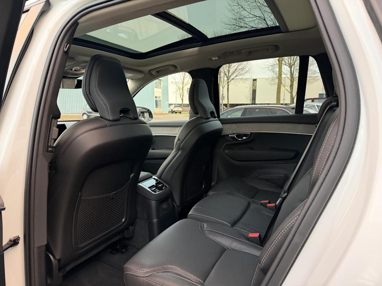 Volvo XC90 2.0 T8 Plug-in hybrid AWD Plus Dark Luchtvering l Trekhaak l Pano