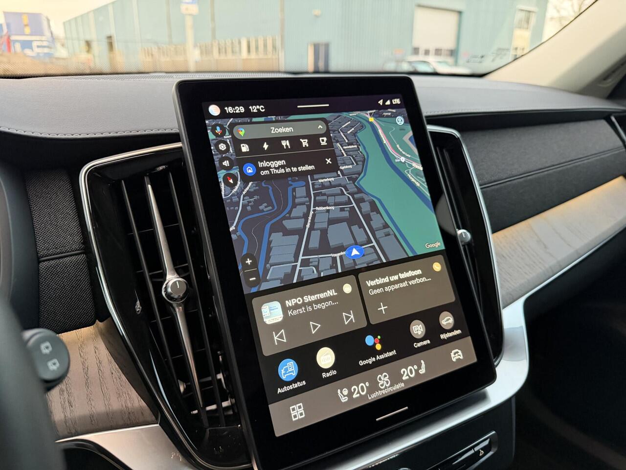 Volvo XC90 2.0 T8 Plug-in hybrid AWD Plus Dark Luchtvering l Trekhaak l Pano