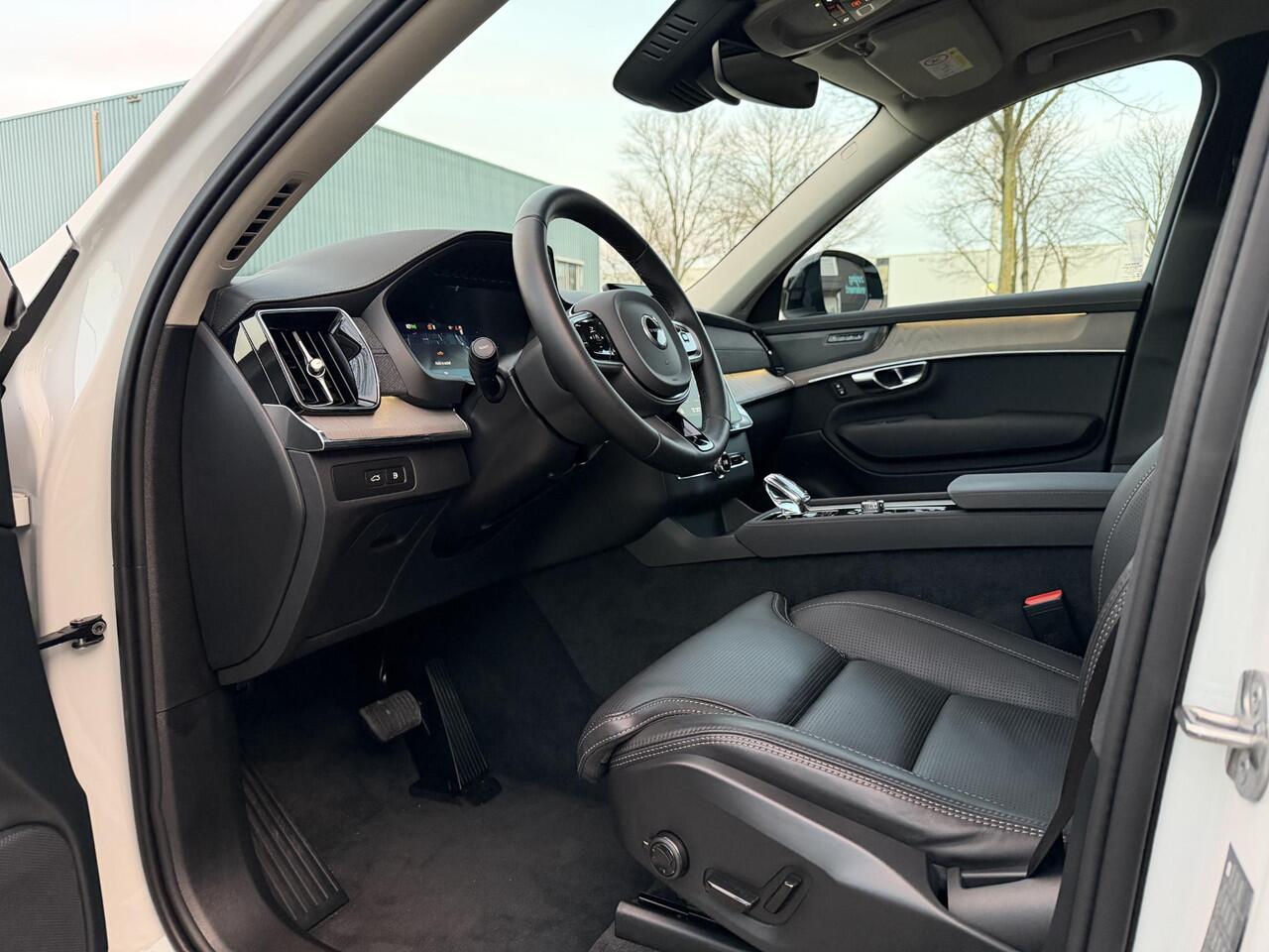 Volvo XC90 2.0 T8 Plug-in hybrid AWD Plus Dark Luchtvering l Trekhaak l Pano