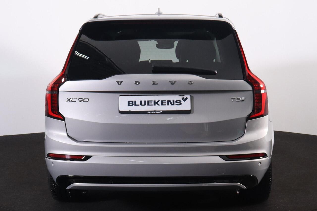 Volvo XC90 T8 Recharge AWD Ultra Dark - Luchtvering - Panorama/schuifdak - IntelliSafe Assist & Surround - 360º Camera - B&W Audio - Verwarmde voorstoelen, stuur & achterbank - Parkeersensoren voor & achter - Elektr. bedienb. voorstoelen met geheugen - Head up displ