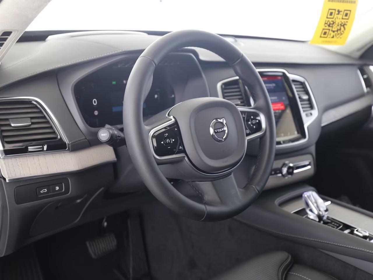 Volvo XC90 2.0 T8 Plug-in hybrid AWD Plus Dark Facelift . Nu met ¤ 24.075 korting