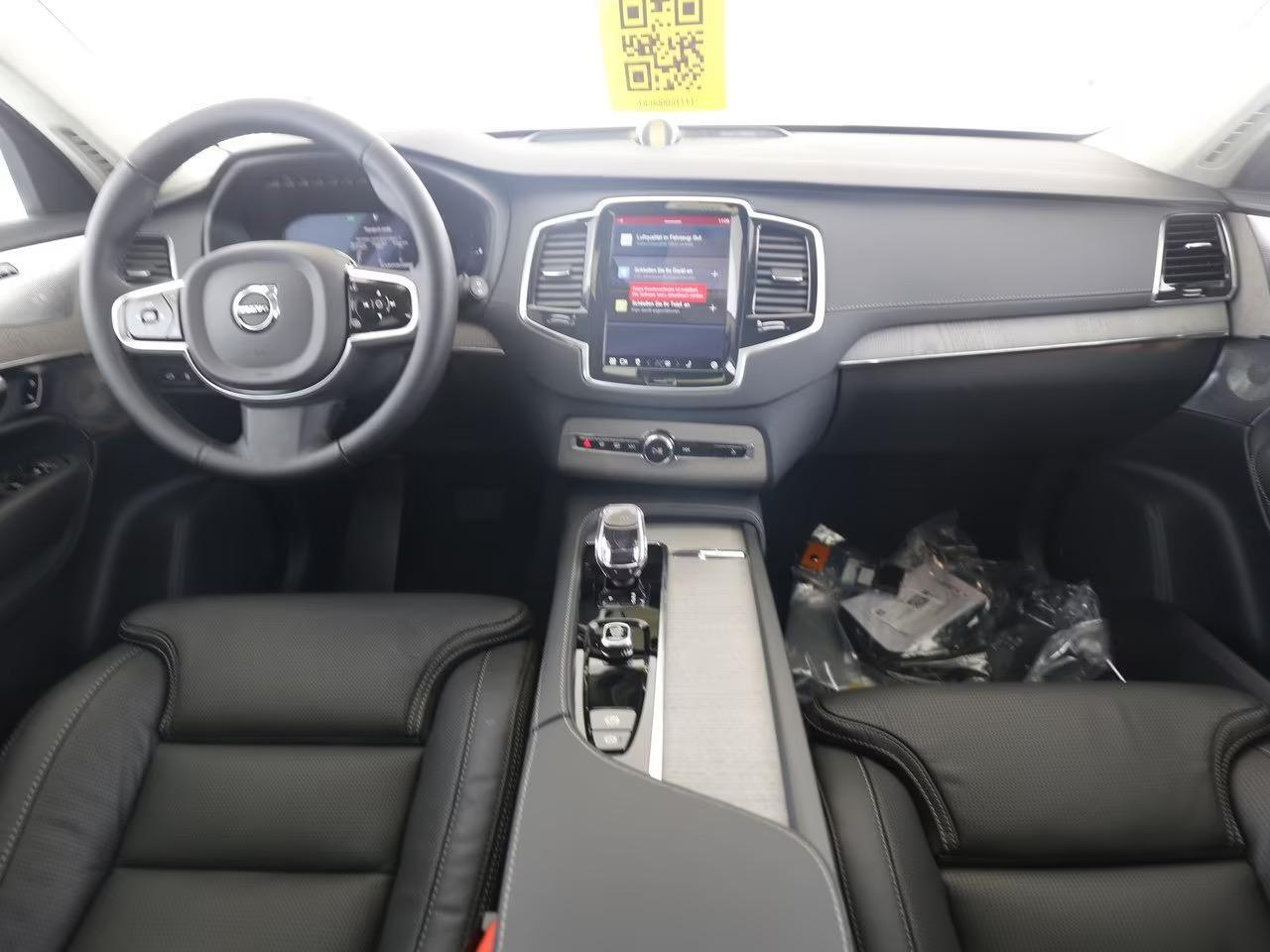 Volvo XC90 2.0 T8 Plug-in hybrid AWD Plus Dark Facelift . Nu met ¤ 24.075 korting