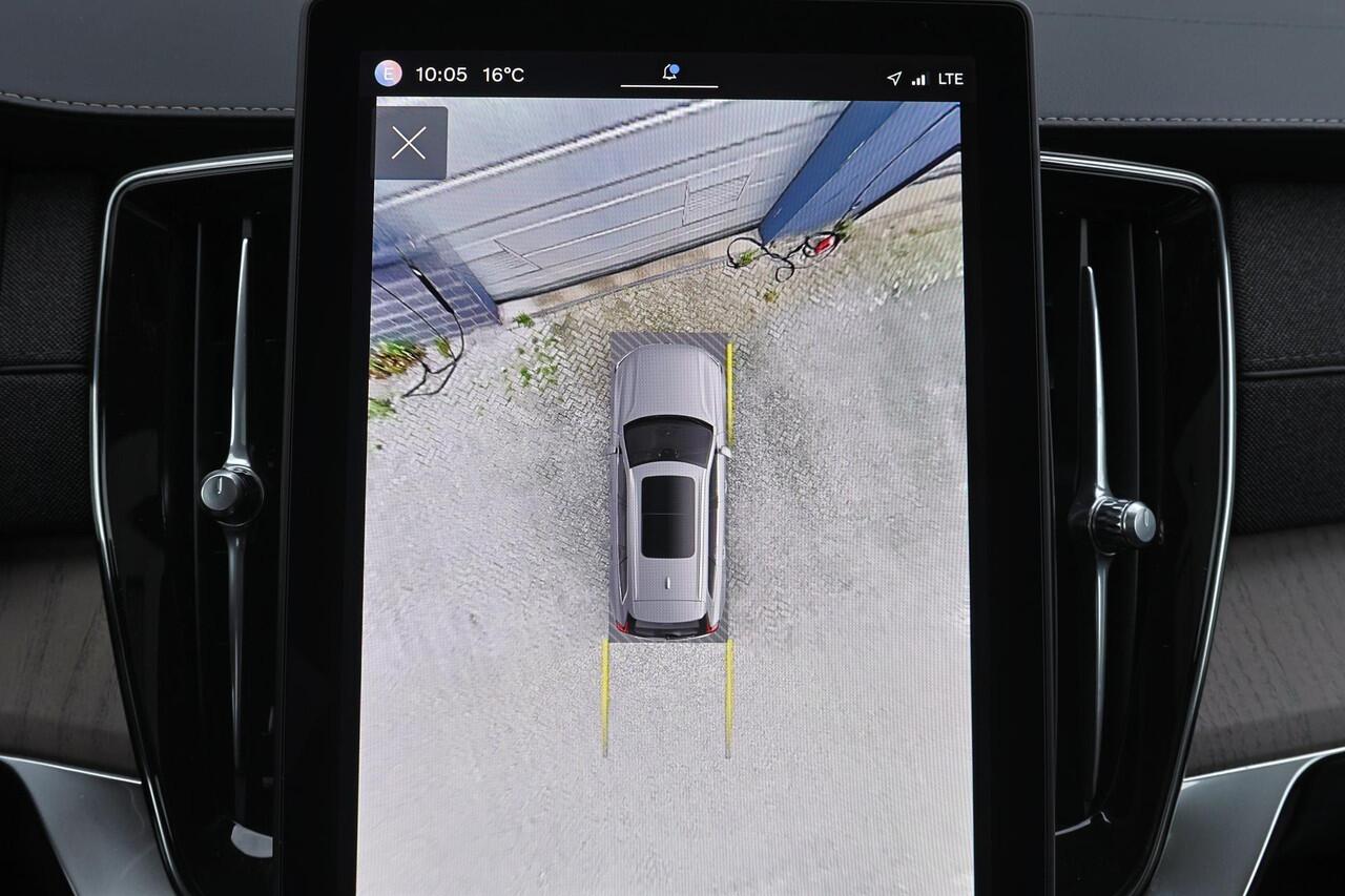 Volvo XC90 T8 Recharge AWD Ultra Dark - Luchtvering - Panorama/schuifdak - IntelliSafe Assist & Surround - 360º Camera - Bowers & Wilkins audio - Verwarmde voorstoelen, stuur & achterbank - Parkeersensoren voor & achter - Elektr. bedienb. voorstoelen met geheugen - 