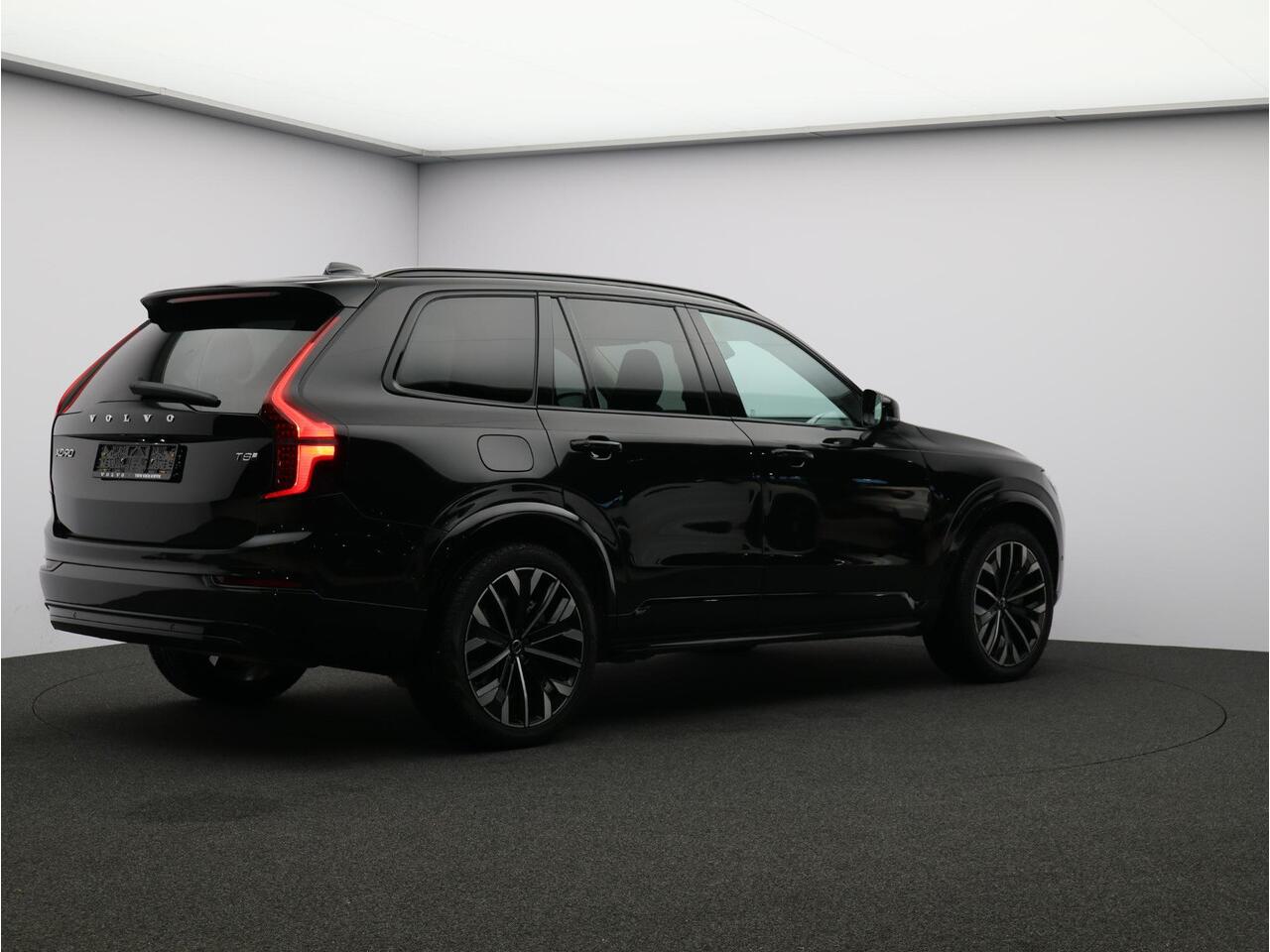 Volvo XC90 T8 Plug-in hybrid AWD Ultra Dark / Luchtvering / Head-Up Display / Pano. dak / 360 camera / Stoel-, stuur-, achterbankverwarming / Harman Kardon / Elektr. stoelverstelling / Blis