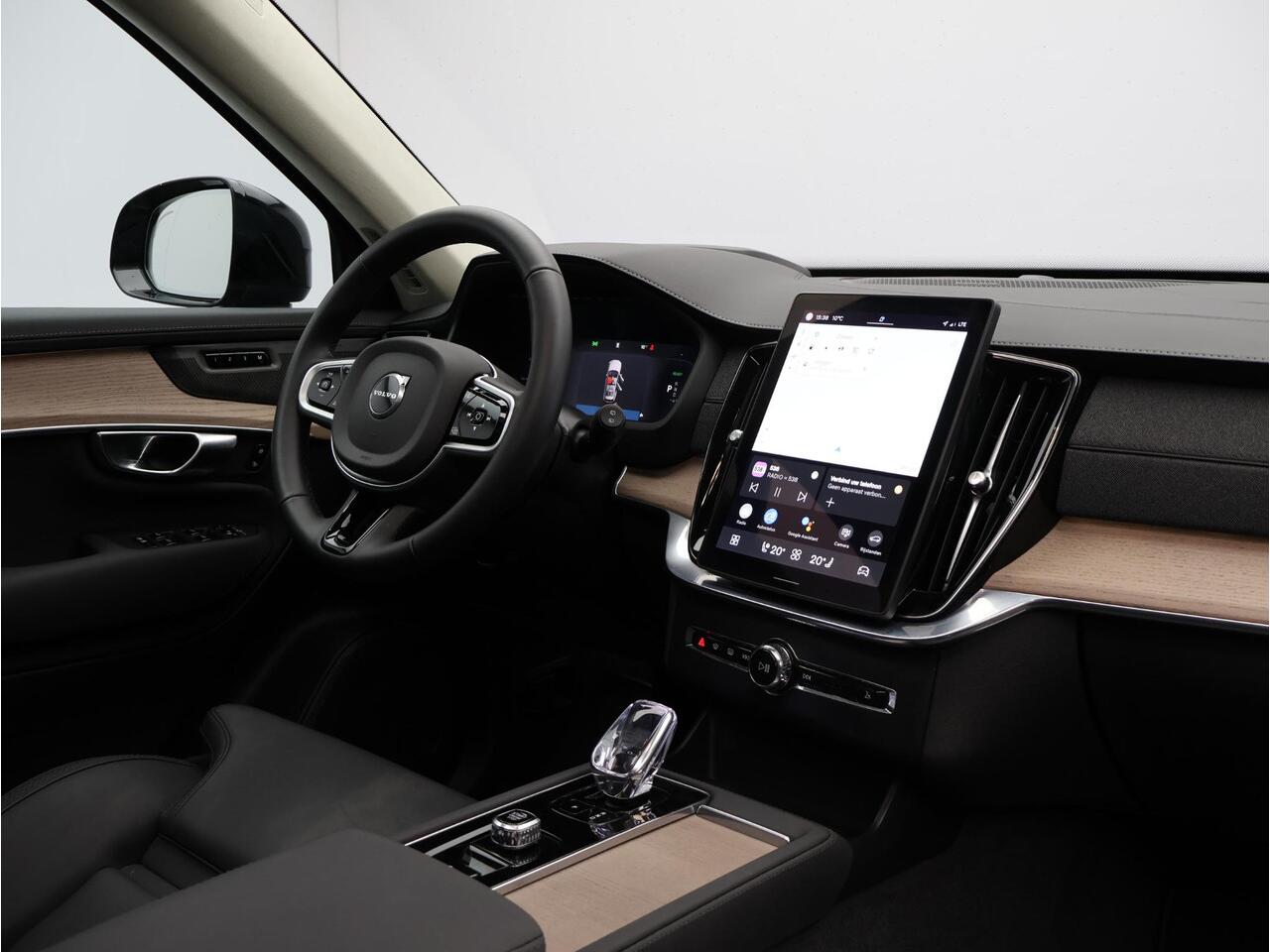 Volvo XC90 T8 Plug-in hybrid AWD Ultra Dark / Luchtvering / Head-Up Display / Pano. dak / 360 camera / Stoel-, stuur-, achterbankverwarming / Harman Kardon / Elektr. stoelverstelling / Blis