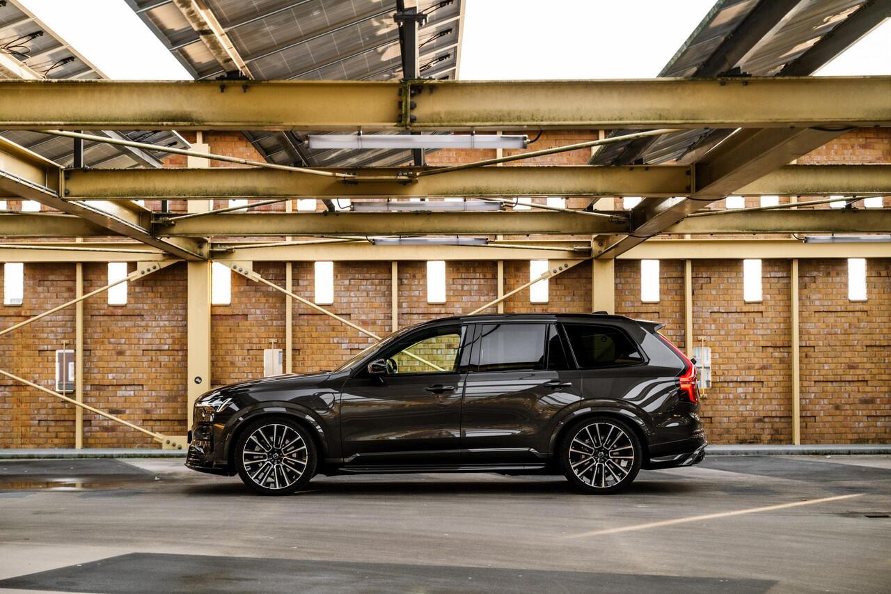 Volvo XC90 2.0 T8 Plug-in hybrid AWD Ultra Dark | Heico Body Kit | Bowers & Wilkins Premium Audio | Luchtvering | Selected Level | 360 Camera | Head-Up | Massage + ventilatie | 22 Inch Velgen | Full Options |