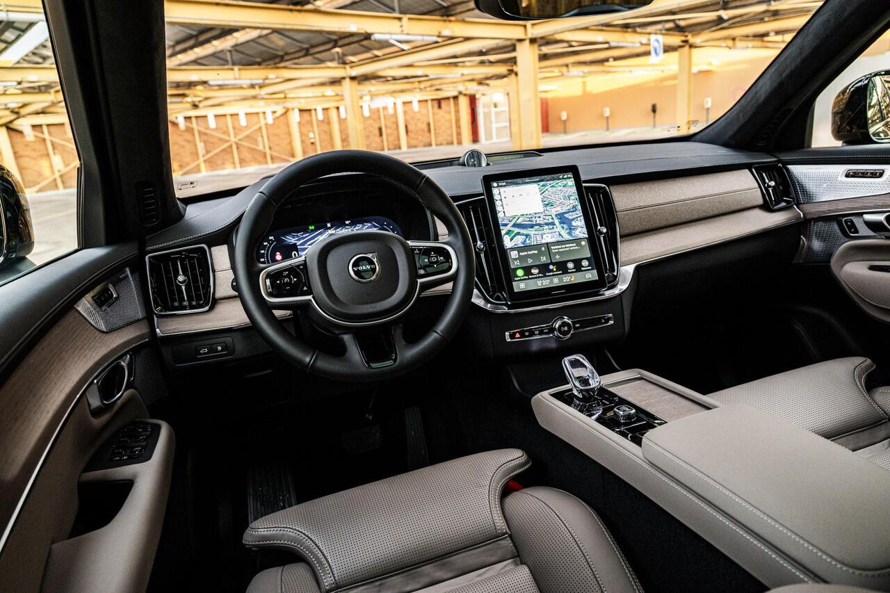 Volvo XC90 2.0 T8 Plug-in hybrid AWD Ultra Dark | Heico Body Kit | Bowers & Wilkins Premium Audio | Luchtvering | Selected Level | 360 Camera | Head-Up | Massage + ventilatie | 22 Inch Velgen | Full Options |