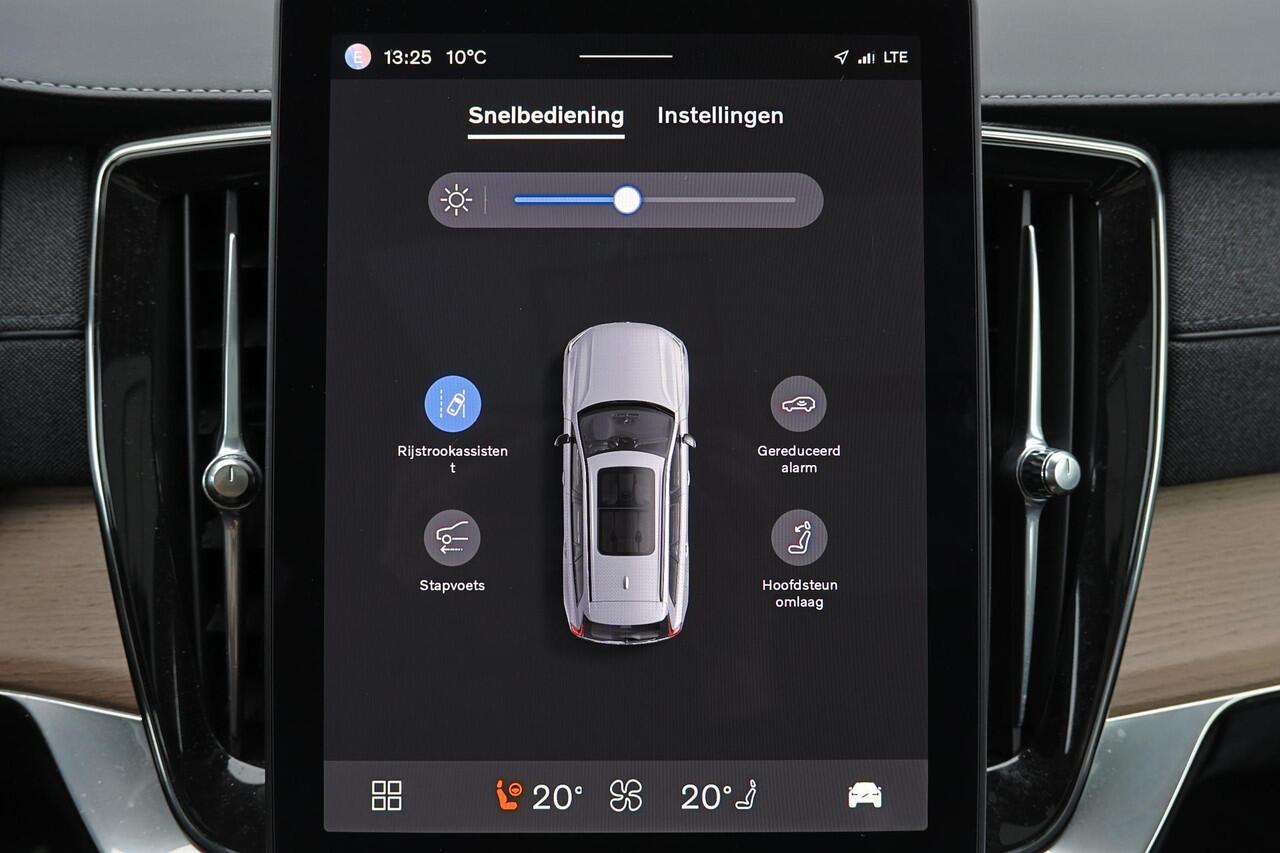 Volvo XC90 T8 Recharge AWD Plus Bright - Panorama/schuifdak - IntelliSafe Assist & Surround - 360º Camera - Harman/Kardon audio - Adaptieve LED koplampen - Vrwarmde voorstoelen, stuur & achterbank - Parkeersensoren voor & achter - Elektr. bedienb. voorstoelen met ge