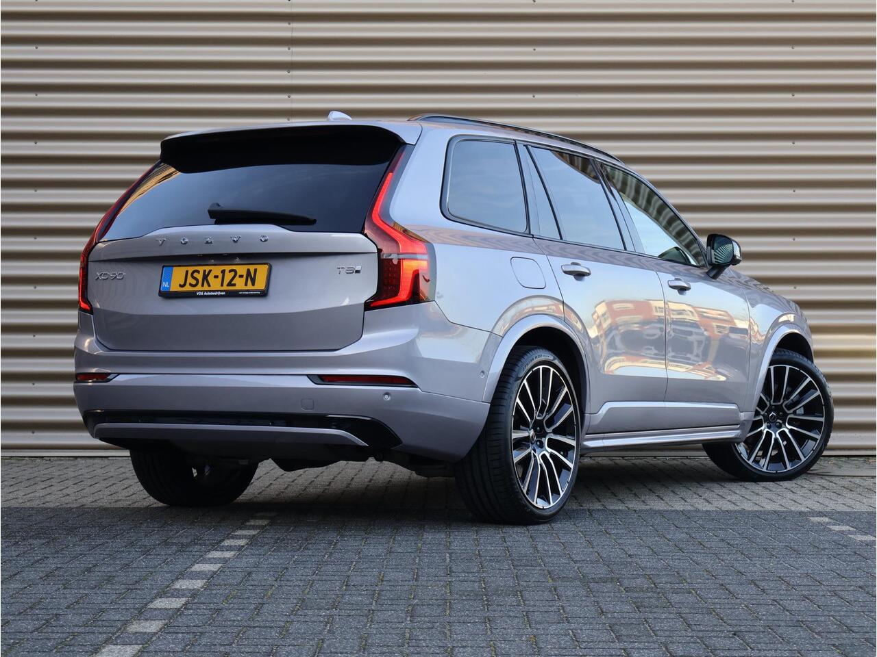 Volvo XC90 T8 Plug-in hybrid AWD Ultra Dark | Luchtvering | Gelaagd glas | Head- up display