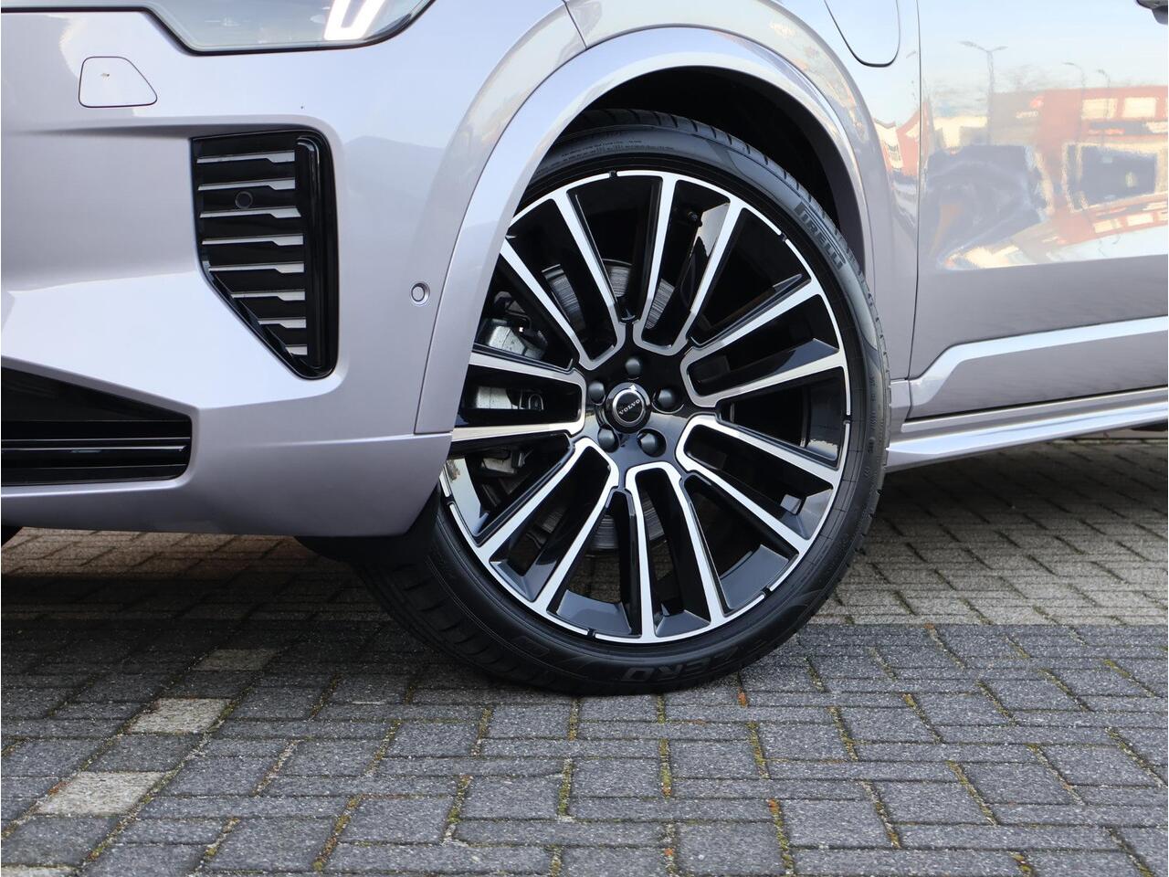 Volvo XC90 T8 Plug-in hybrid AWD Ultra Dark | Luchtvering | Gelaagd glas | Head- up display