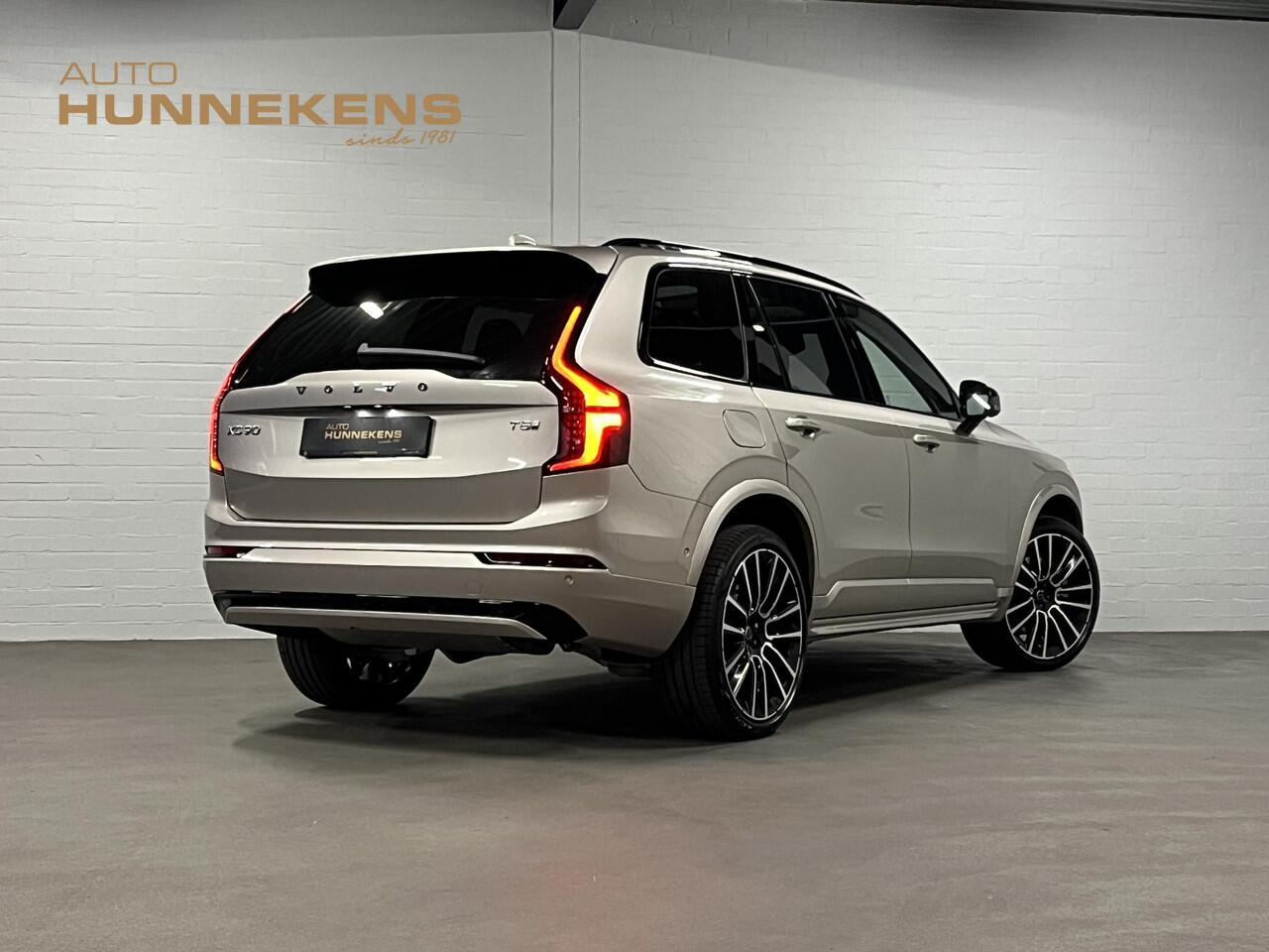 Volvo XC90 2.0 T8 Plug-in hybrid AWD Ultra Dark Luchtvering | Bowers & Wilkins | Massage | Trekhaak | Adapt. Cruise | Stoelventilatie | 22" wielen | 360 camera | Head-up