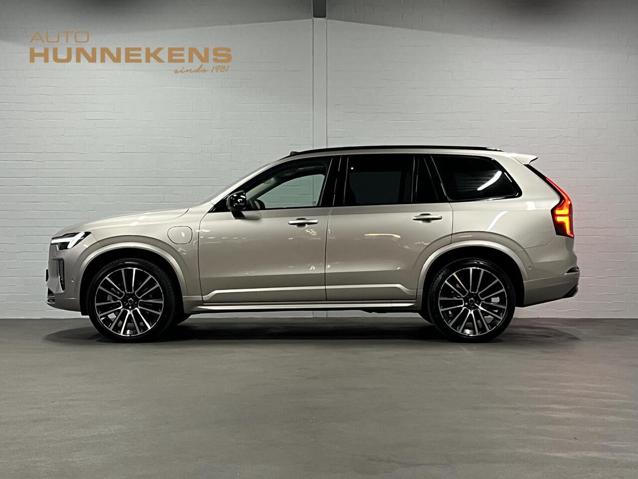 Volvo XC90 2.0 T8 Plug-in hybrid AWD Ultra Dark Luchtvering | Bowers & Wilkins | Massage | Trekhaak | Adapt. Cruise | Stoelventilatie | 22" wielen | 360 camera | Head-up