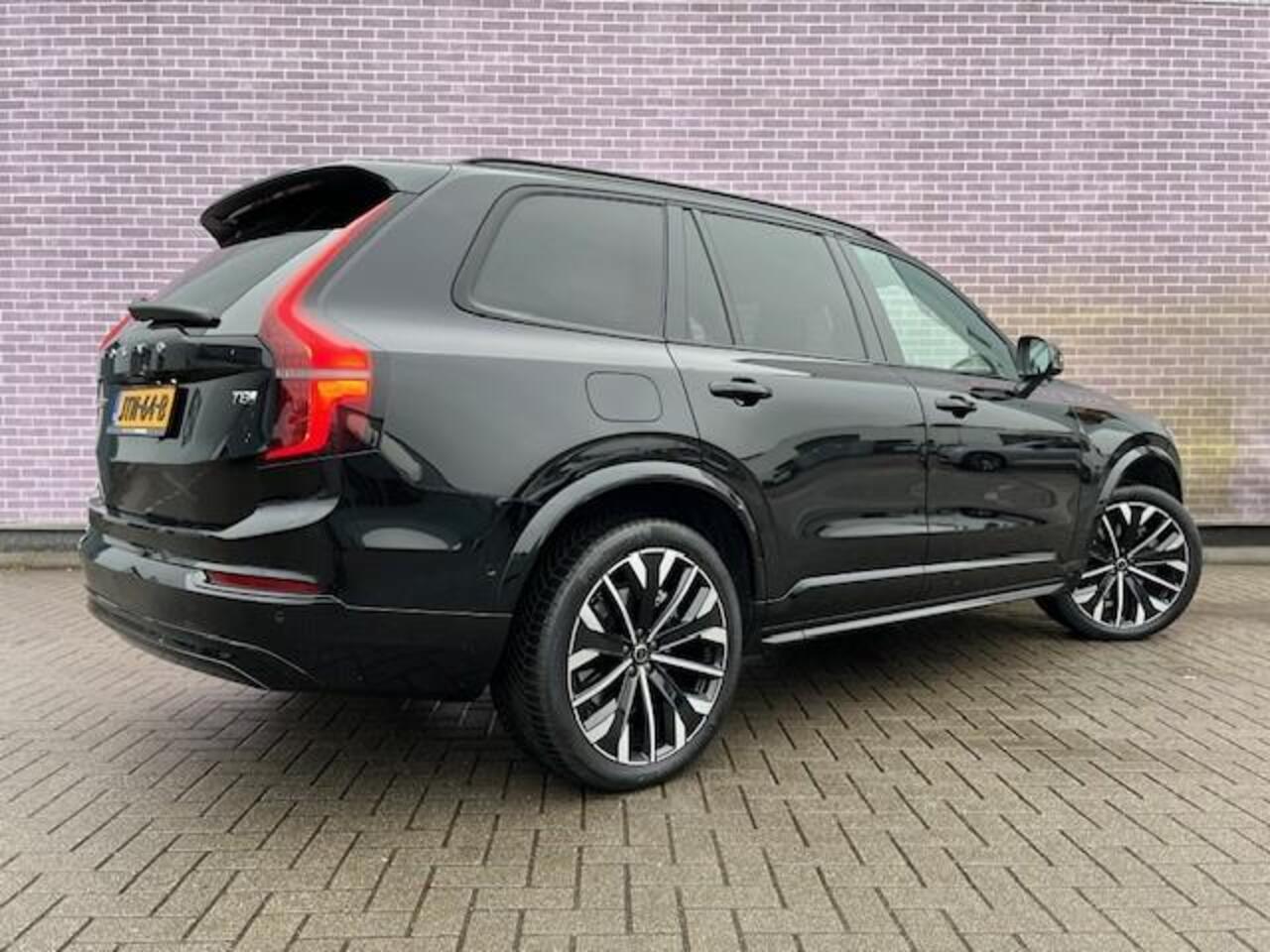 Volvo XC90 T8 Plug-in hybrid AWD Ultra Dark | Google | Long Range | Harman Kardon Audio | Lederen Bekleding | Adaptieve Cruise Control | 360 Camera | Head-Up Display | Elek. Stoelen | Getint Glas | Luchtvering | Stoel-/Stuurverwarming | Memory | Keyless | Schuif-/Ka
