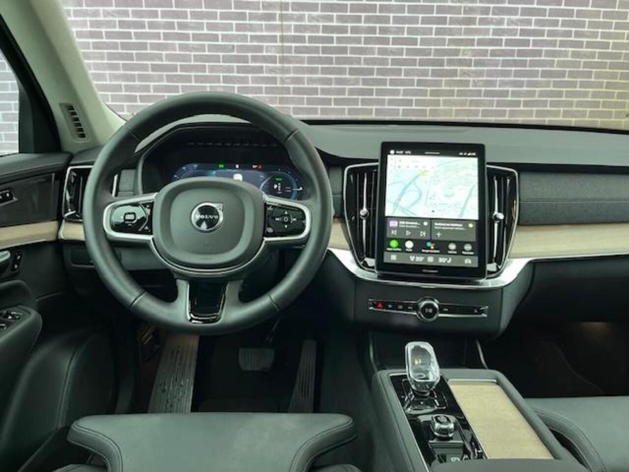 Volvo XC90 T8 Plug-in hybrid AWD Ultra Dark | Google | Long Range | Harman Kardon Audio | Lederen Bekleding | Adaptieve Cruise Control | 360 Camera | Head-Up Display | Elek. Stoelen | Getint Glas | Luchtvering | Stoel-/Stuurverwarming | Memory | Keyless | Schuif-/Ka
