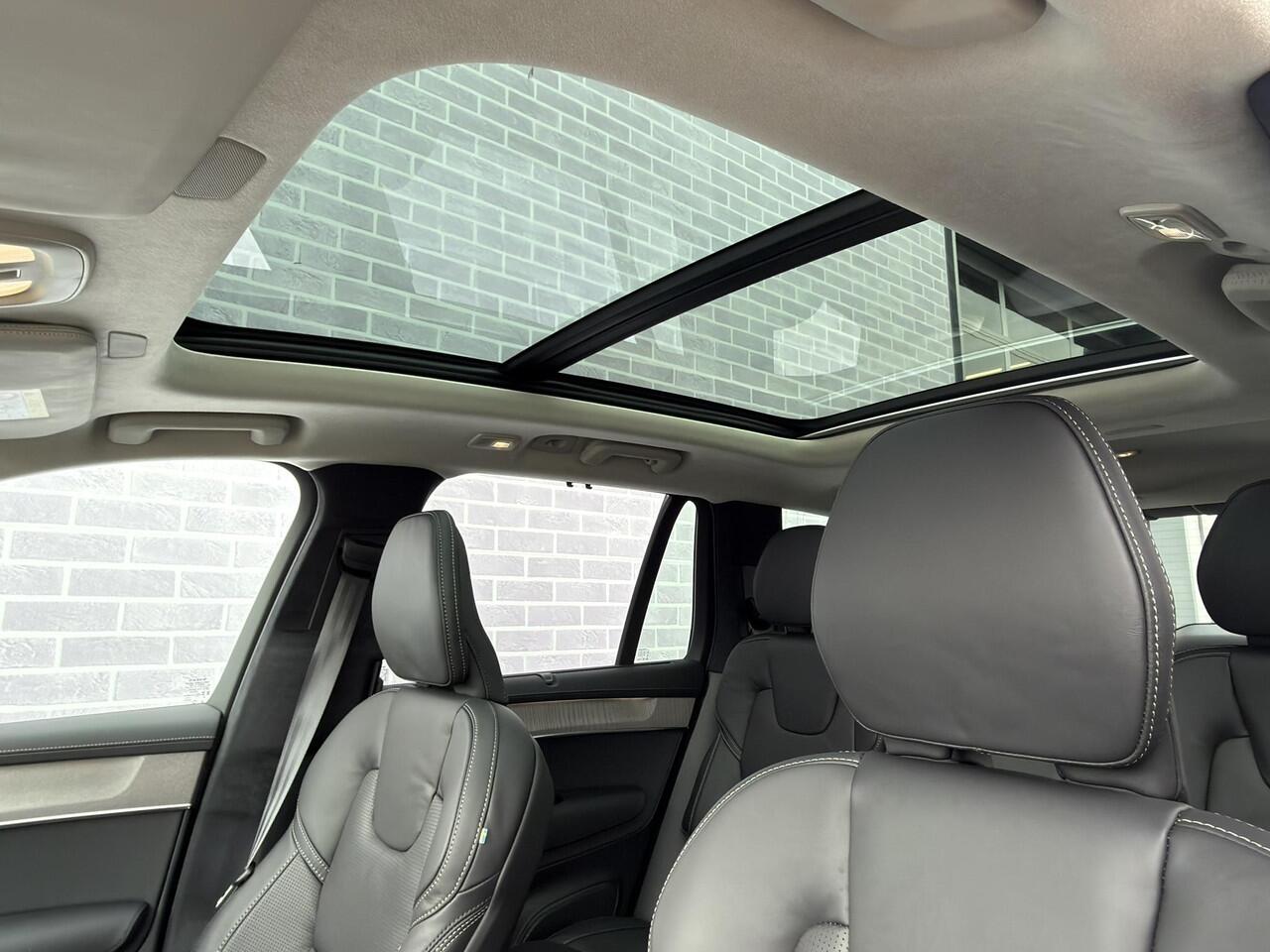 Volvo XC90 2.0 T8 Plug-in hybrid AWD Ultra Dark | Adaptieve Cruise Control | Luchtvering | Trekhaak | Panoramadak | Bowers & Wilkins Audio | Nappa Lederen Bekleding | Stoel-/Stuurverwarming | 360 Parkeercamera | 22" Velgen |