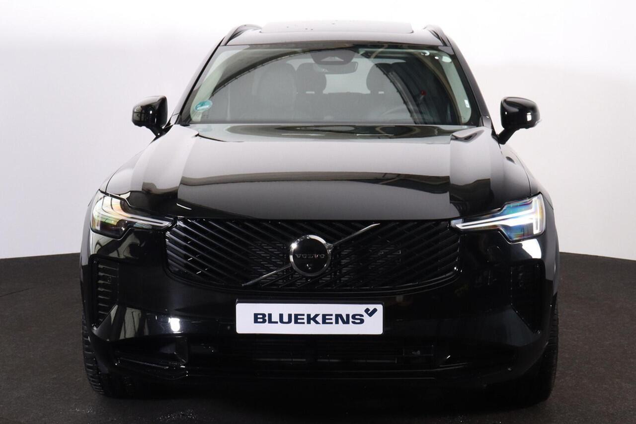 Volvo XC90 T8 Recharge AWD Ultra Dark - Luchtvering - Panorama/schuifdak - IntelliSafe Assist & Surround - 360º Camera - Bowers & Wilkins audio - Adaptieve LED koplampen - Verwarmde voorstoelen, stuur & achterbank - Parkeersensoren voor & achter - Elektr. bedienb. v