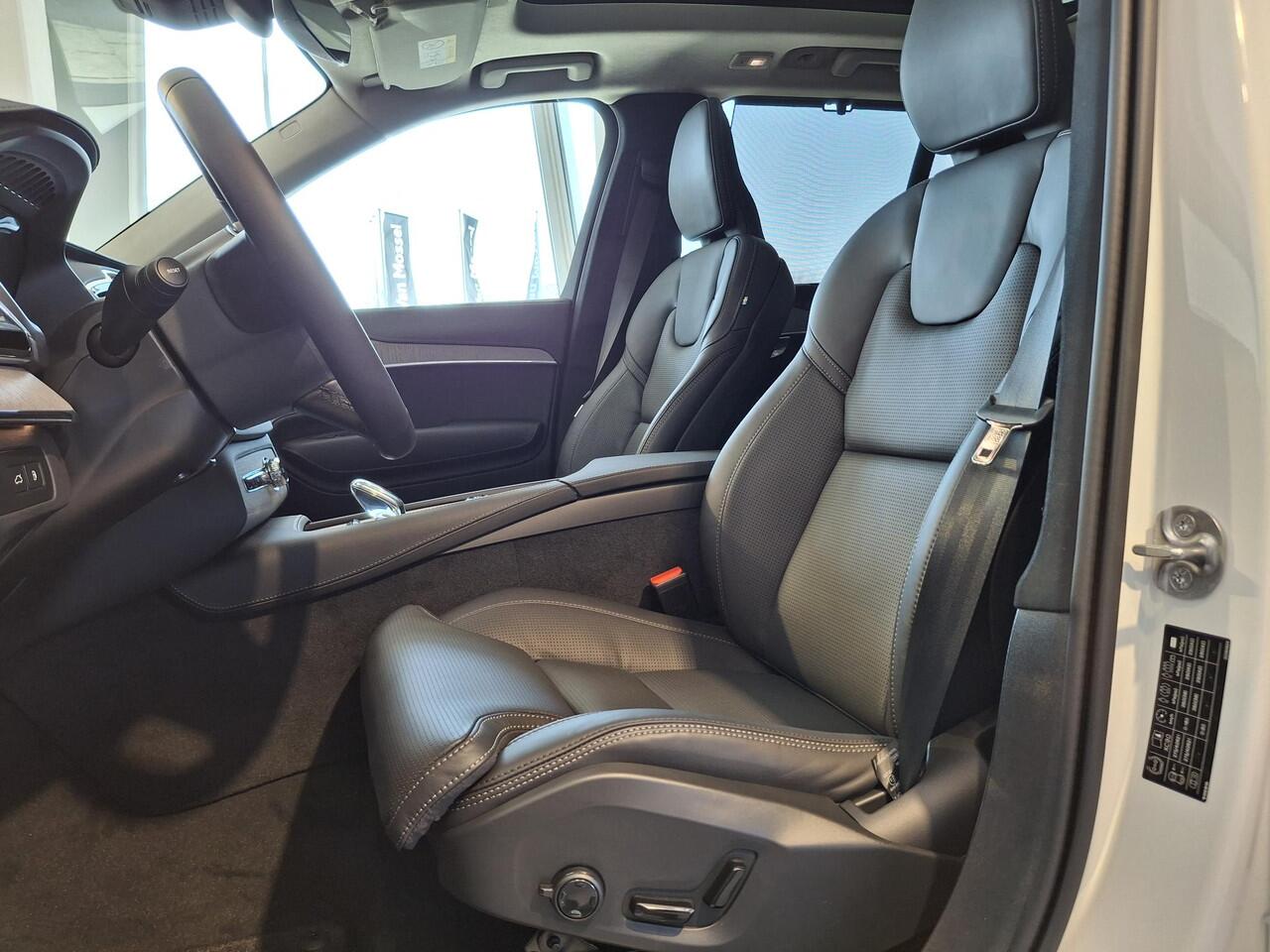 Volvo XC90 2.0 T8 Plug-in hybrid AWD Ultra Dark | Bowers Wilkins | Luchtvering | Panoramadak | 7 spaaks Velgen 21""