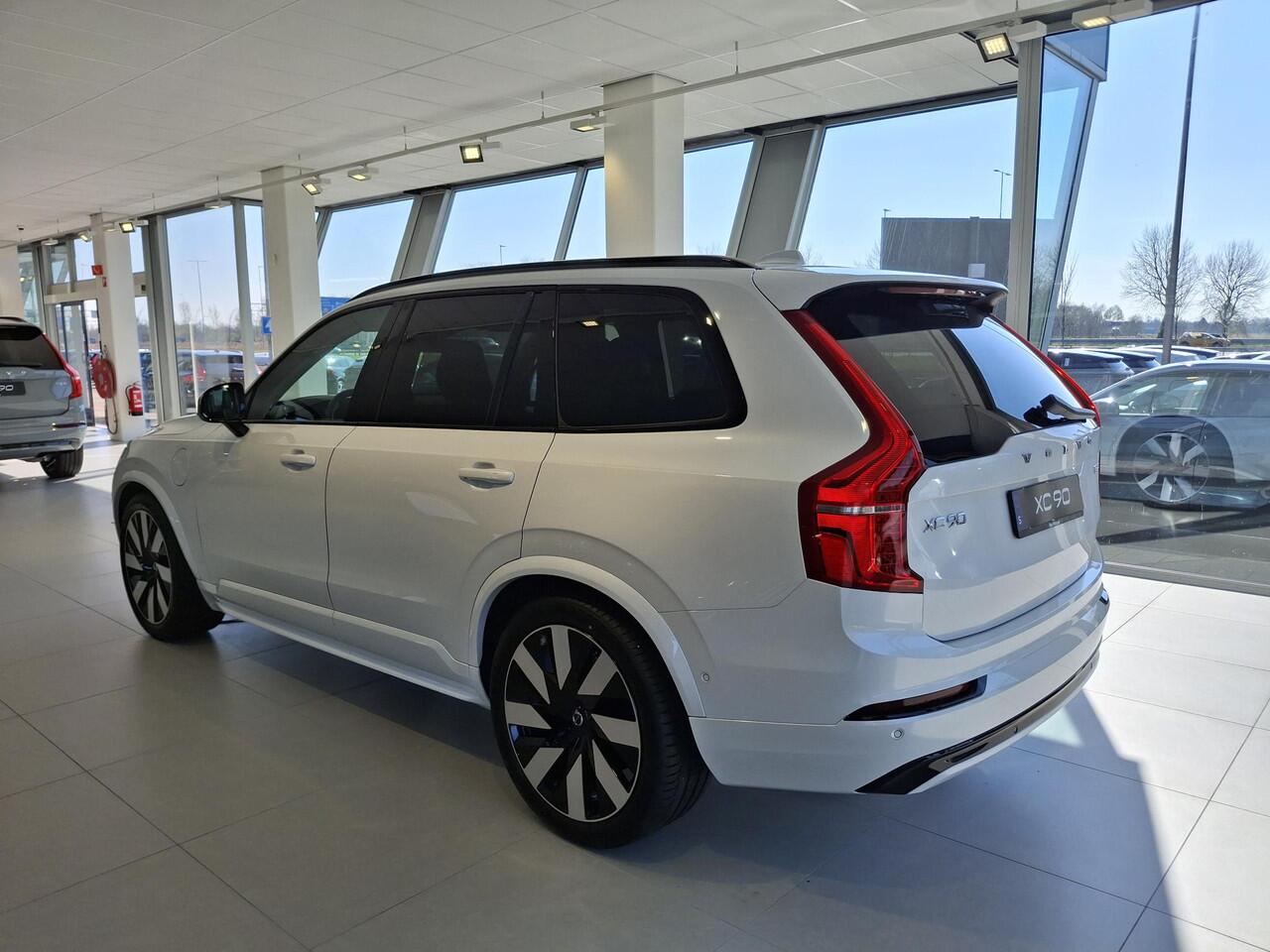 Volvo XC90 2.0 T8 Plug-in hybrid AWD Ultra Dark | Bowers Wilkins | Luchtvering | Panoramadak | 7 spaaks Velgen 21""
