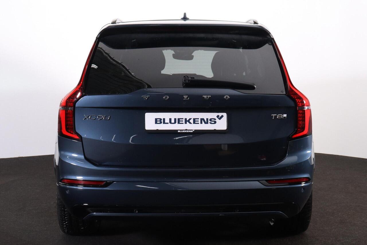Volvo XC90 T8 Recharge AWD Ultra Dark - Luchtvering - Panorama/schuifdak - IntelliSafe Assist & Surround - 360º Camera - Bowers & Wilkins audio - Adaptieve LED koplampen - Verwarmde voorstoelen, stuur & achterbank - Parkeersensoren voor & achter - Elektr. bedienb. v