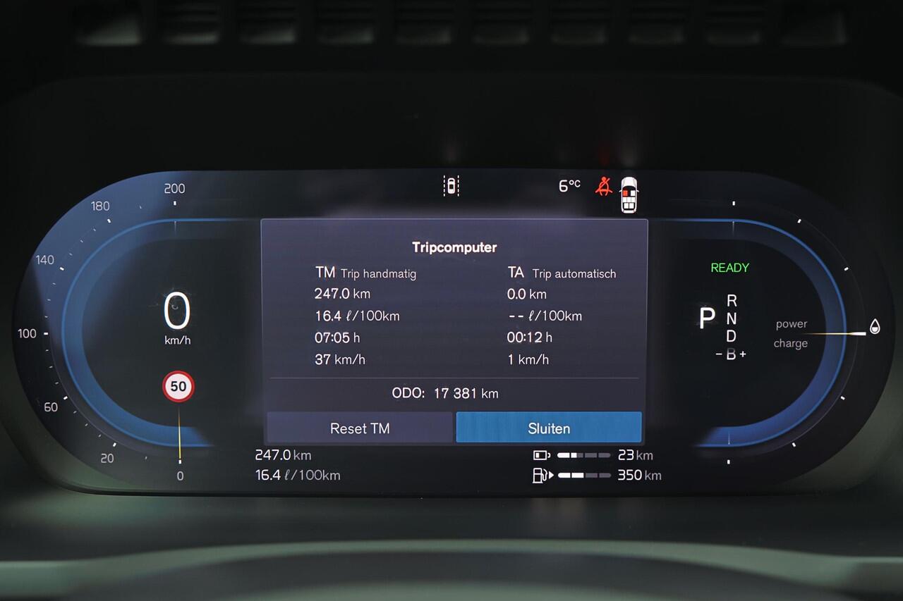 Volvo XC90 T8 Recharge AWD Ultra Dark - Luchtvering - Panorama/schuifdak - IntelliSafe Assist & Surround - 360º Camera - Bowers & Wilkins audio - Adaptieve LED koplampen - Verwarmde voorstoelen, stuur & achterbank - Parkeersensoren voor & achter - Elektr. bedienb. v