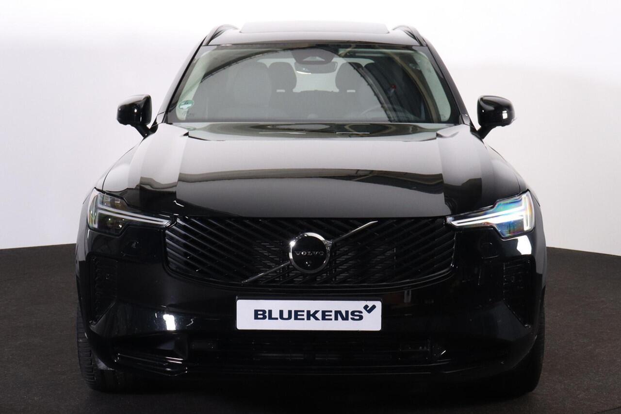 Volvo XC90 T8 Recharge AWD Ultra Dark - Luchtvering - Panorama/schuifdak - IntelliSafe Assist & Surround - 360º Camera - Bowers & Wilkins audio - Adaptieve LED koplampen - Verwarmde voorstoelen, stuur & achterbank - Parkeersensoren voor & achter - Elektr. bedienb. v