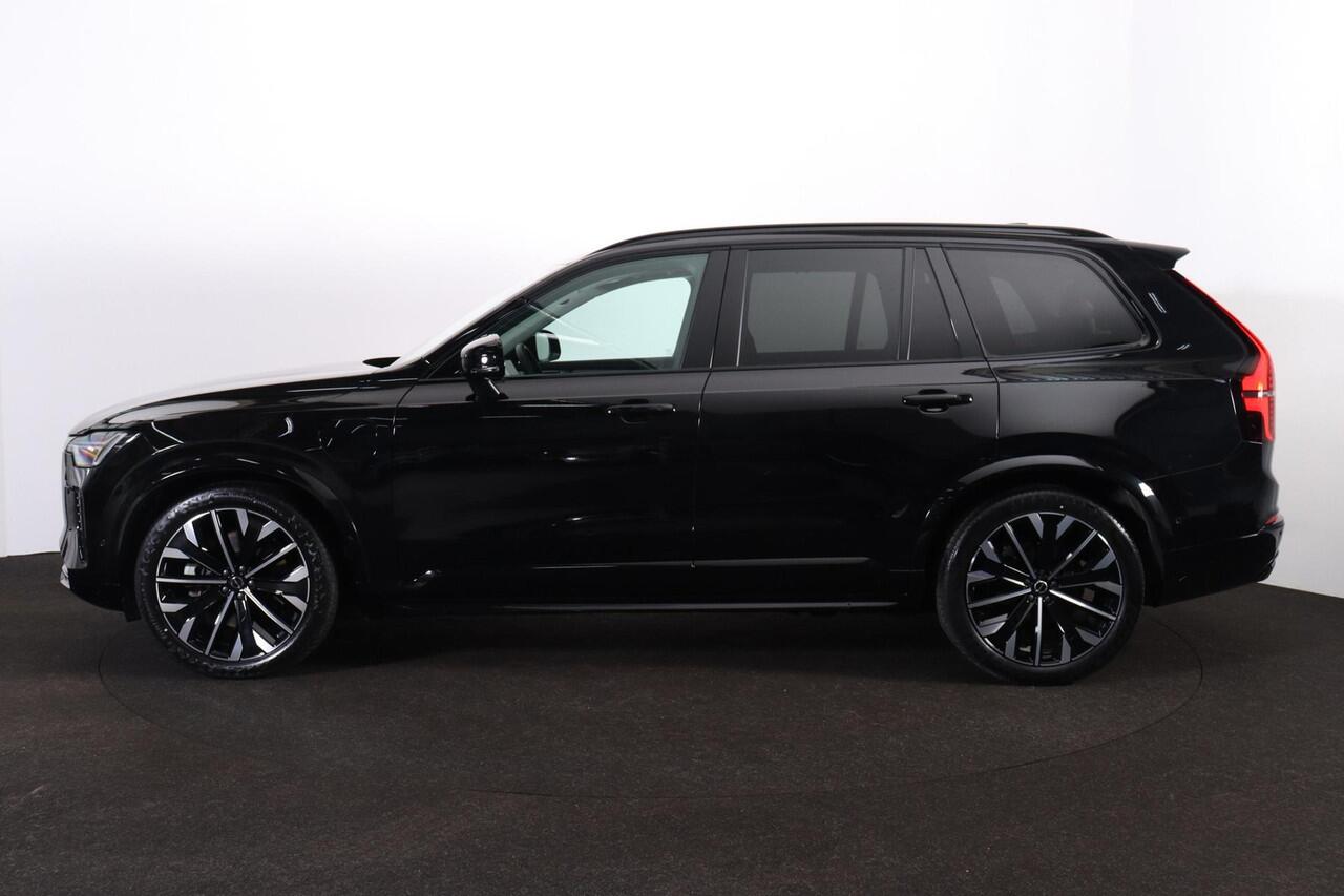 Volvo XC90 T8 Recharge AWD Ultra Dark - Luchtvering - Panorama/schuifdak - IntelliSafe Assist & Surround - 360º Camera - Bowers & Wilkins audio - Adaptieve LED koplampen - Verwarmde voorstoelen, stuur & achterbank - Parkeersensoren voor & achter - Elektr. bedienb. v